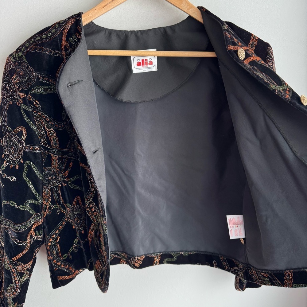 Vintage Artsy Velvet Jacket Womens 14 Petite Black Elegant Sophisticated EUC - Picture 10 of 13